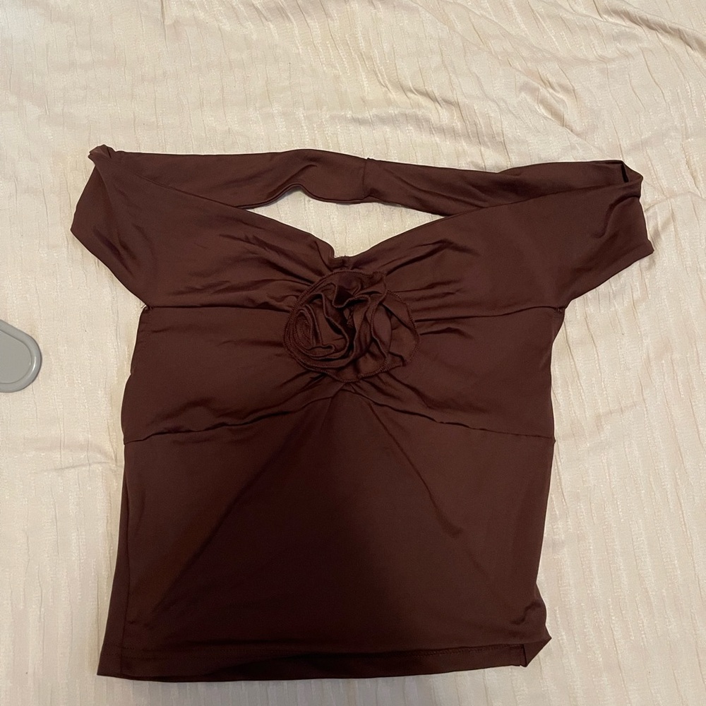 Cider off the shoulder brown top with flower in middle , size small